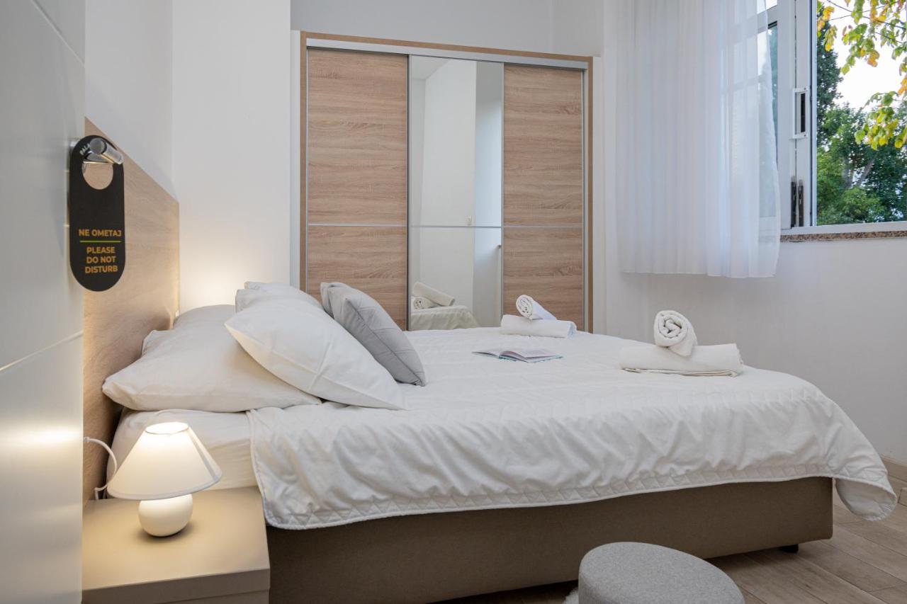 Apartments Palace Kolovare Задар Екстериор снимка