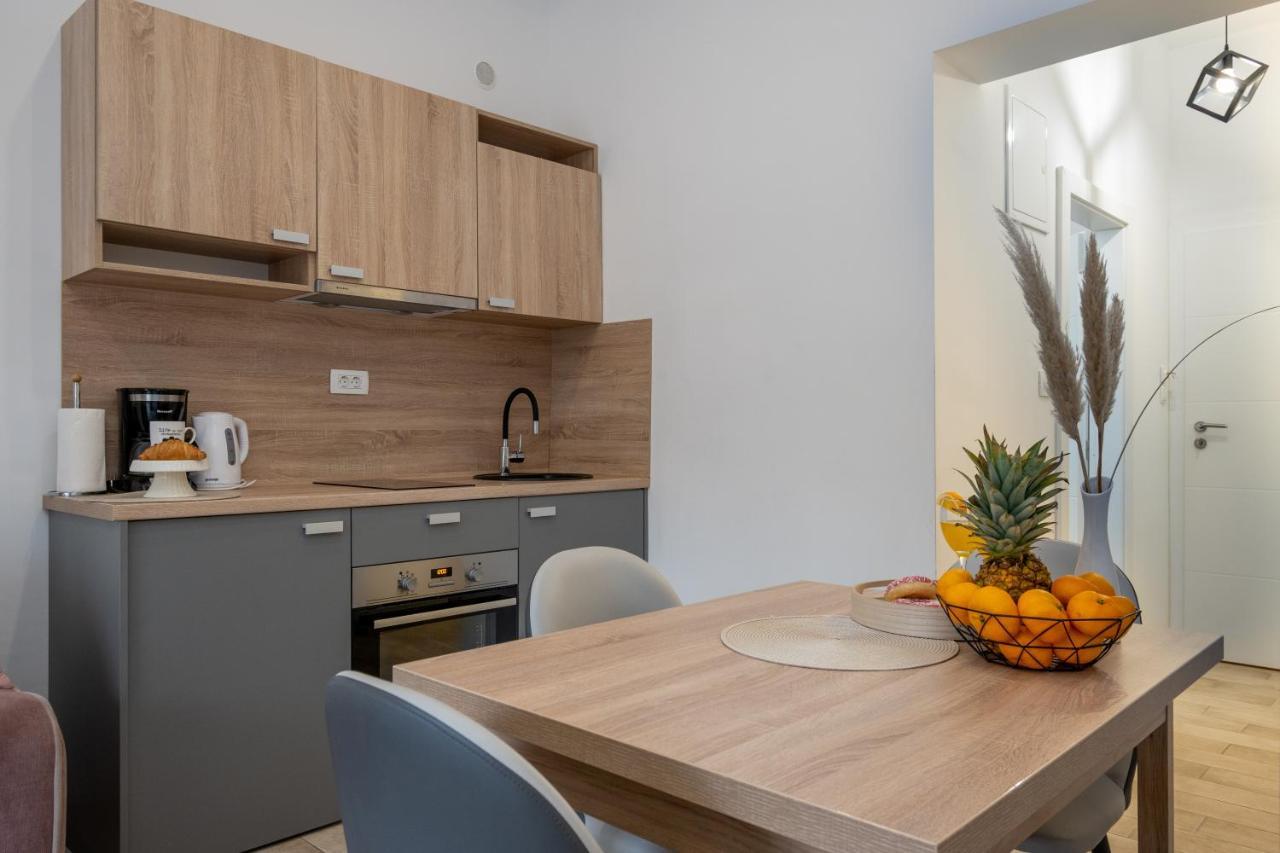 Apartments Palace Kolovare Задар Екстериор снимка