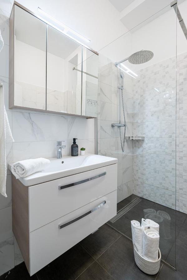 Apartments Palace Kolovare Задар Екстериор снимка